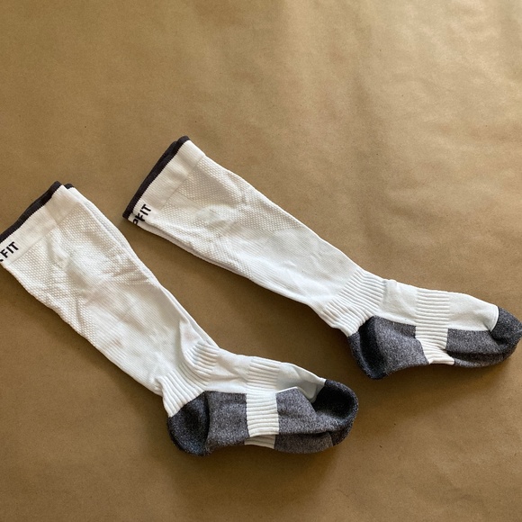 Copper Fit Long Compression Socks 2 Used Pairs Like New White and Grey - Picture 1 of 3